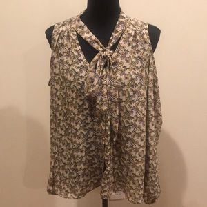 NWOT Blouse with floral pattern
